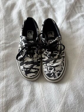 RARE Vans X Star Wars Storm Trooper Camo shoes men’s 5.5 / women’s 7